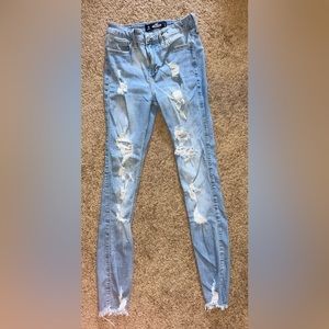 Hollister High Rise Super Skinny Jeans- size 3 regular, w26 L30